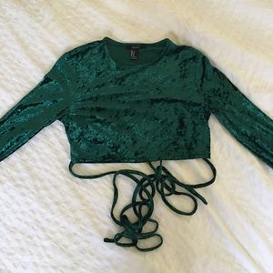 NWOT 💚 Emerald Crushed Velvet Tie Crop Top